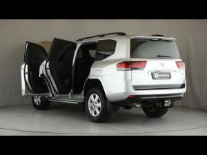 Toyota Land Cruiser 300 3.3D GX-R - Image 25