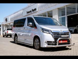 Toyota Quantum 2.8 LWB bus 6-seater VX Premium - Image 1