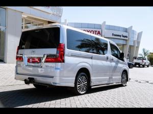 Toyota Quantum 2.8 LWB bus 6-seater VX Premium - Image 2