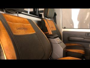 Toyota Land Cruiser 79 4.5D-4D LX V8 single cab - Image 12