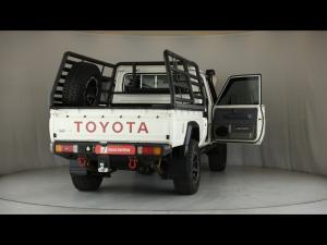 Toyota Land Cruiser 79 4.5D-4D LX V8 single cab - Image 24