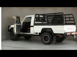 Toyota Land Cruiser 79 4.5D-4D LX V8 single cab - Image 26