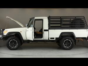 Toyota Land Cruiser 79 4.5D-4D LX V8 single cab - Image 27