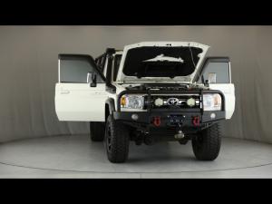 Toyota Land Cruiser 79 4.5D-4D LX V8 single cab - Image 29