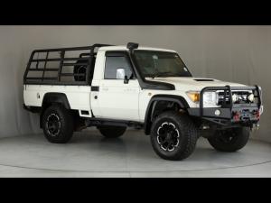 Toyota Land Cruiser 79 4.5D-4D LX V8 single cab - Image 1