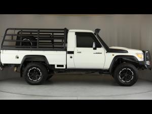 Toyota Land Cruiser 79 4.5D-4D LX V8 single cab - Image 3