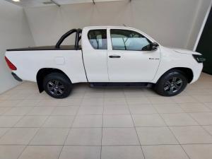 Toyota Hilux 2.4GD-6 Xtra cab Raider manual - Image 3