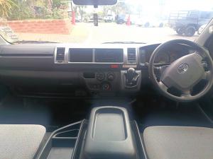 Toyota Hiace 2.5D-4D bus 14-seater GL - Image 6