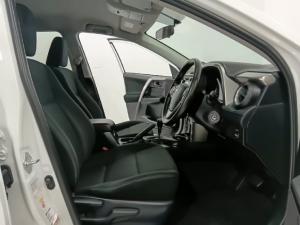 Toyota RAV4 2.0 GX auto - Image 10