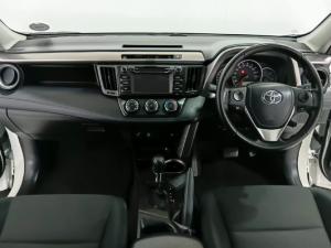 Toyota RAV4 2.0 GX auto - Image 11
