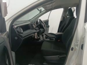 Toyota RAV4 2.0 GX auto - Image 7