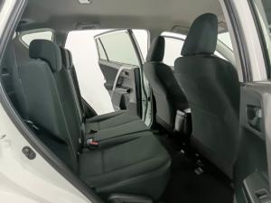 Toyota RAV4 2.0 GX auto - Image 9