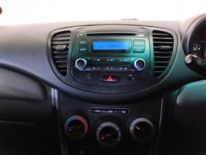 Hyundai i10 1.1 Motion - Image 12