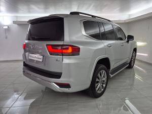 Toyota Land Cruiser 300 3.5T ZX - Image 14