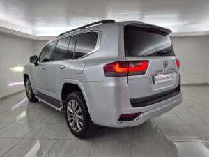 Toyota Land Cruiser 300 3.5T ZX - Image 7