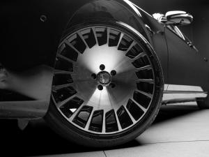 Mercedes-Benz S-Class S560 L - Image 11