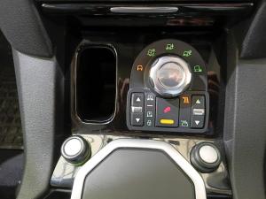 Land Rover Discovery 4 V8 HSE - Image 12