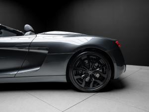 Audi R8 4.2 Spyder quattro - Image 5
