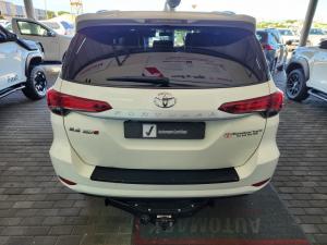 Toyota Fortuner 2.4GD-6 manual - Image 5