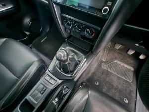 Toyota Fortuner 2.4GD-6 manual - Image 10