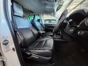 Toyota Fortuner 2.4GD-6 manual - Image 12