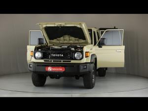 Toyota Land Cruiser 79 2.8GD-6 double cab auto - Image 28