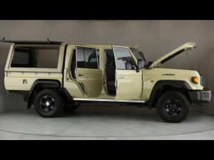Toyota Land Cruiser 79 2.8GD-6 double cab auto - Image 30
