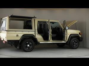 Toyota Land Cruiser 79 2.8GD-6 double cab auto - Image 31