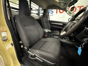 Toyota Hilux 2.4GD-6 single cab 4x4 Raider manual - Image 15