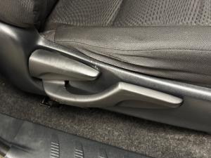 Toyota Hilux 2.4GD-6 single cab 4x4 Raider manual - Image 16