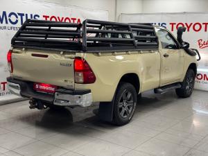 Toyota Hilux 2.4GD-6 single cab 4x4 Raider manual - Image 2