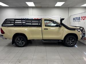 Toyota Hilux 2.4GD-6 single cab 4x4 Raider manual - Image 3