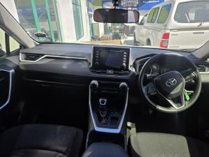 Toyota RAV4 2.0 GX auto - Image 6