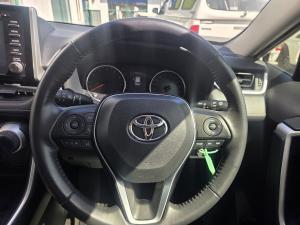 Toyota RAV4 2.0 GX auto - Image 8