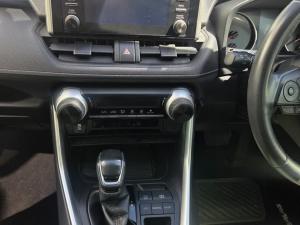 Toyota RAV4 2.0 GX auto - Image 9