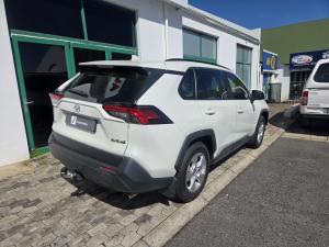 Toyota RAV4 2.0 GX auto - Image 2