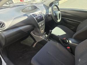 Toyota Yaris 1.3 sedan T3 - Image 7