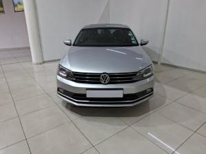 Volkswagen Jetta 2.0TDI Highline auto - Image 4