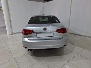 Volkswagen Jetta 2.0TDI Highline auto - Image 5
