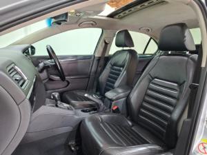 Volkswagen Jetta 2.0TDI Highline auto - Image 8