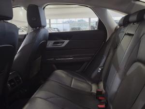 Jaguar XF 20d Prestige - Image 13