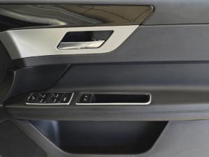 Jaguar XF 20d Prestige - Image 21