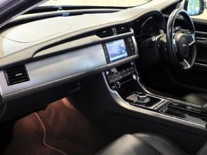 Jaguar XF 20d Prestige - Image 8