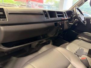 Toyota Hiace 2.5D-4D Ses-fikile 16-seater - Image 10