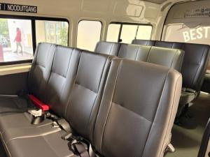 Toyota Hiace 2.5D-4D Ses-fikile 16-seater - Image 8