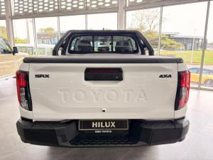 Toyota Hilux 2.8GD-6 double cab SRX 4x4 - Image 4