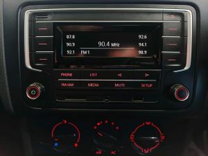 Volkswagen Polo Vivo hatch 1.6 Highline - Image 10