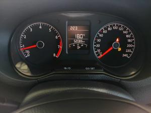 Volkswagen Polo Vivo hatch 1.6 Highline - Image 9