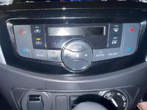 Nissan Navara 2.5DDTi double cab LE 4x4 - Image 23