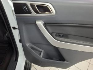 Ford Everest 2.2TDCi XLT auto - Image 10